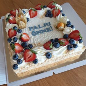 küpsisetort vahukoorega